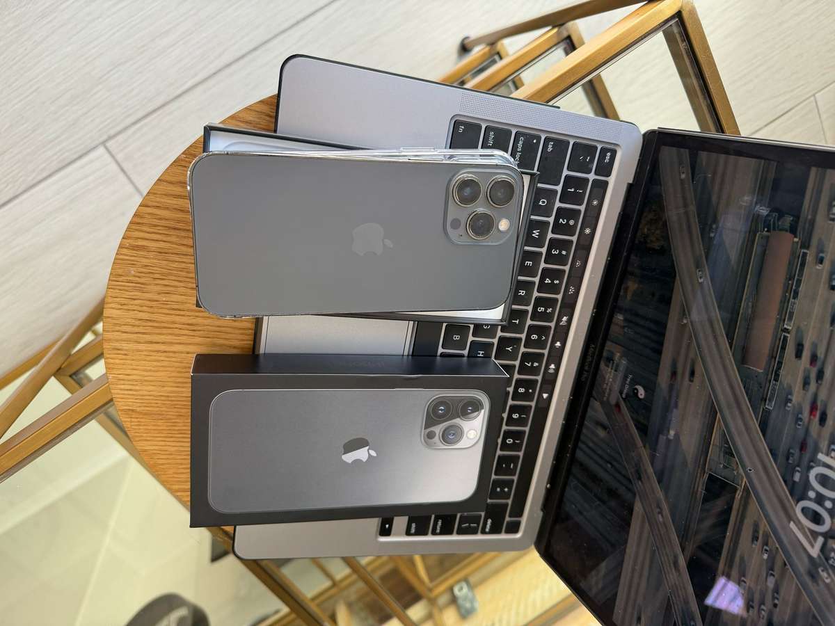 iPhone 13 Pro Max 128GB Space Grey + Box & Extras