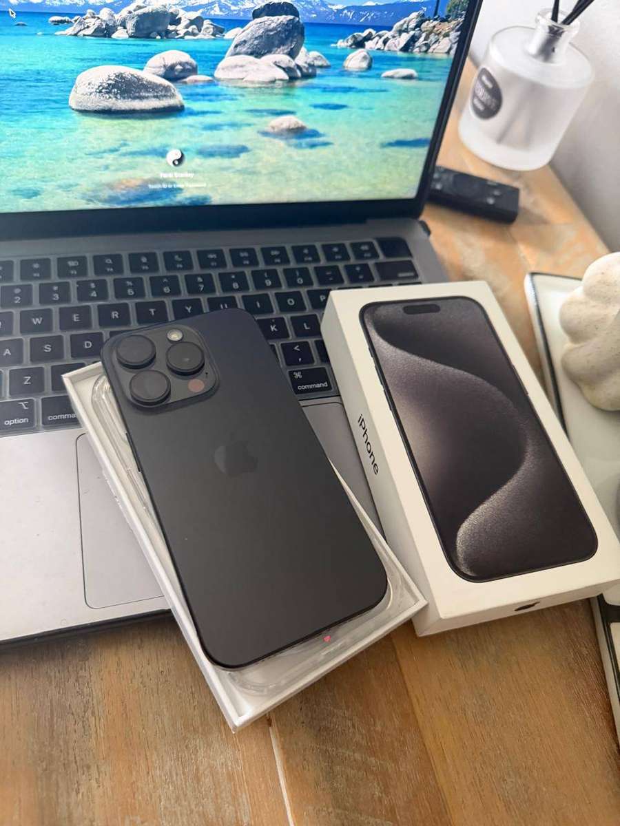 iPhone 15 Pro (256GB) Excellent Condition + Box & Accessories