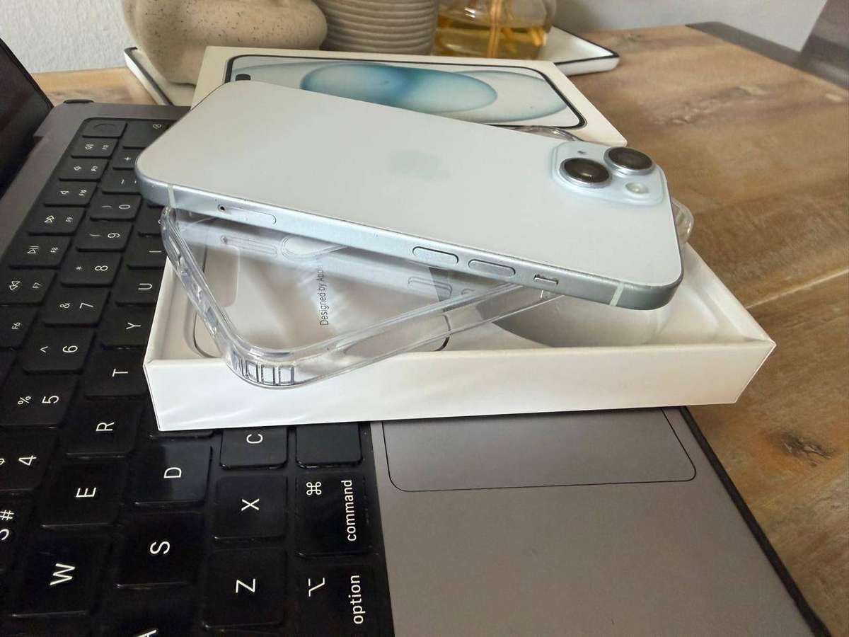 iPhone 15 (128GB) Excellent Condition + Box & Accessories