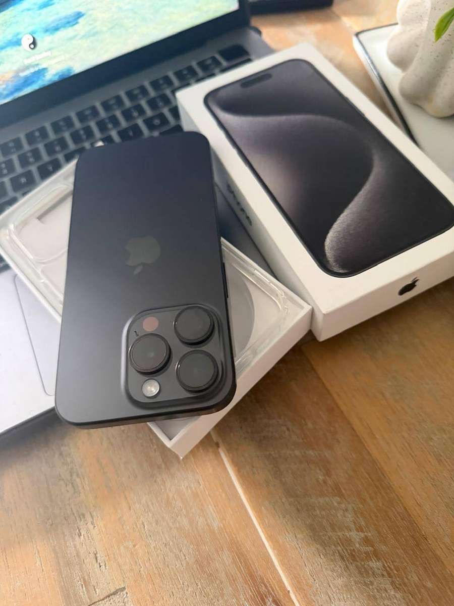 iPhone 15 Pro (256GB) Excellent Condition + Box & Accessories