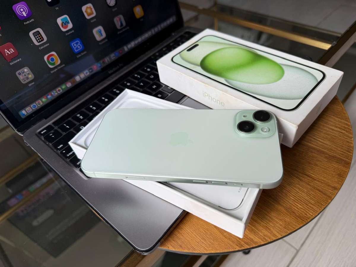 iPhone 15 Plus (128GB) Green * Excellent Pre-owned Condition * + Box & Extra accessories