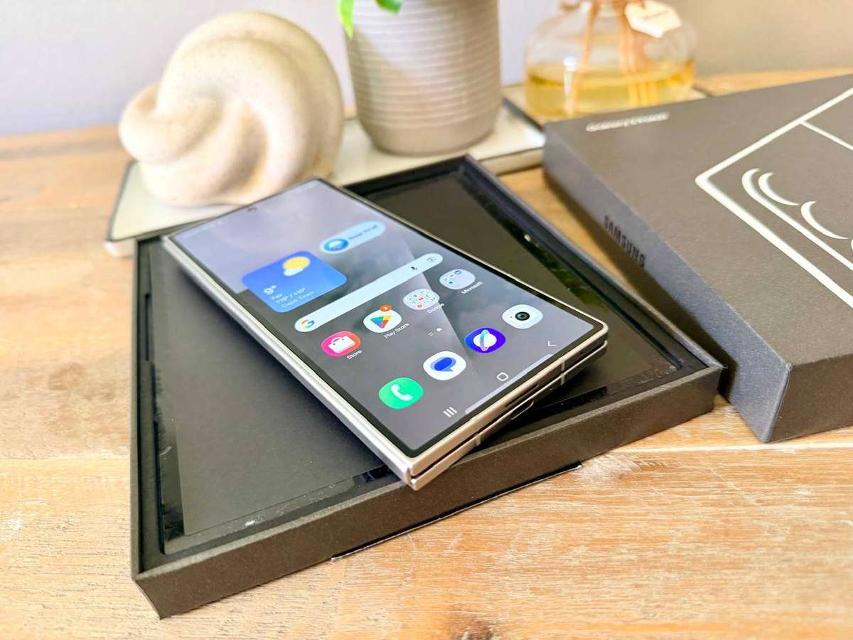 Samsung Galaxy Z Fold 7 (512GB) + Box