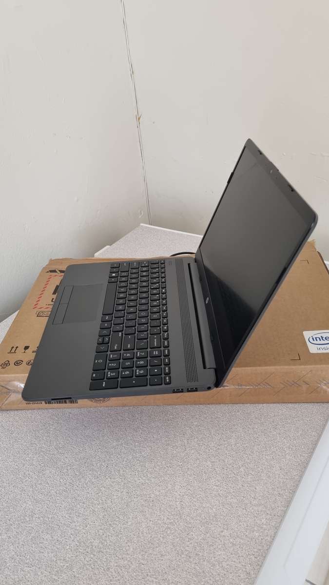 HP 15-DW0XXX - 8TH GEN CORE i5-8265U, 8GB RAM, 512GB NVME SSD, 15" HD DISPLAY, WINDOWS 11 HOME SL