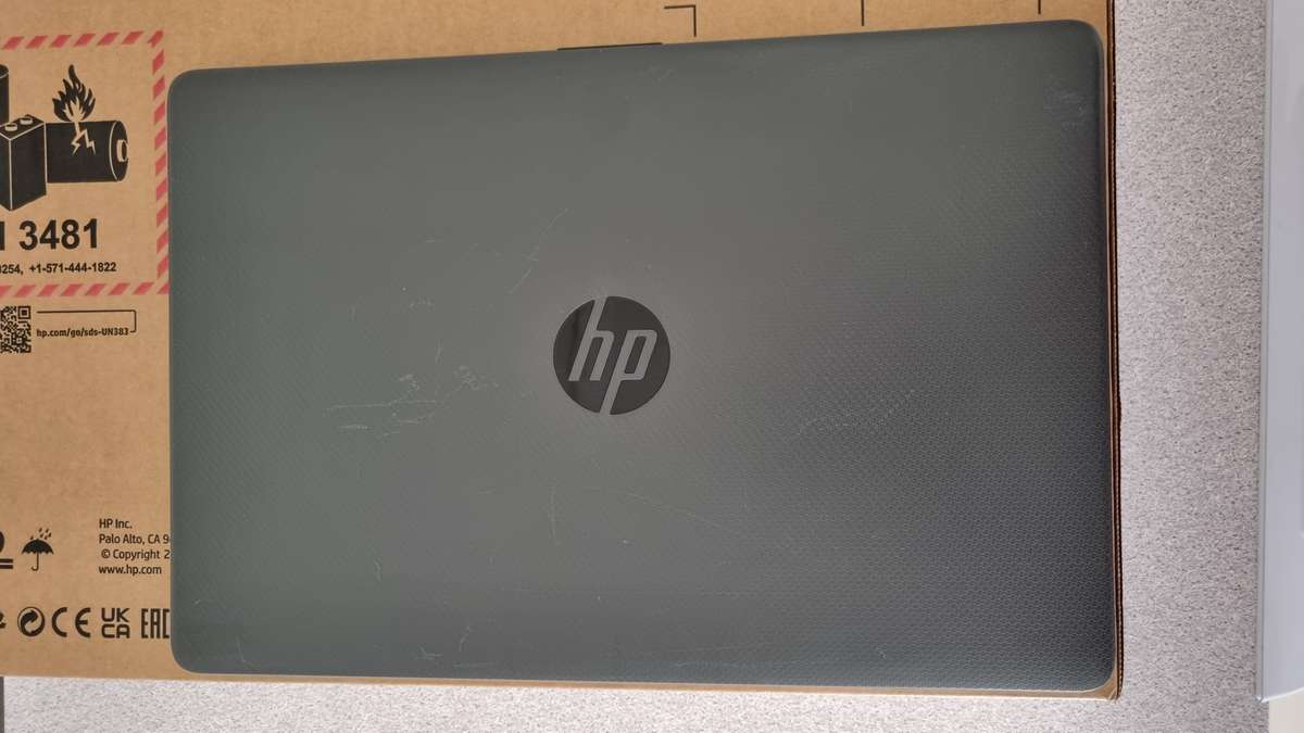 HP 15-DW0XXX - 8TH GEN CORE i5-8265U, 8GB RAM, 512GB NVME SSD, 15" HD DISPLAY, WINDOWS 11 HOME SL