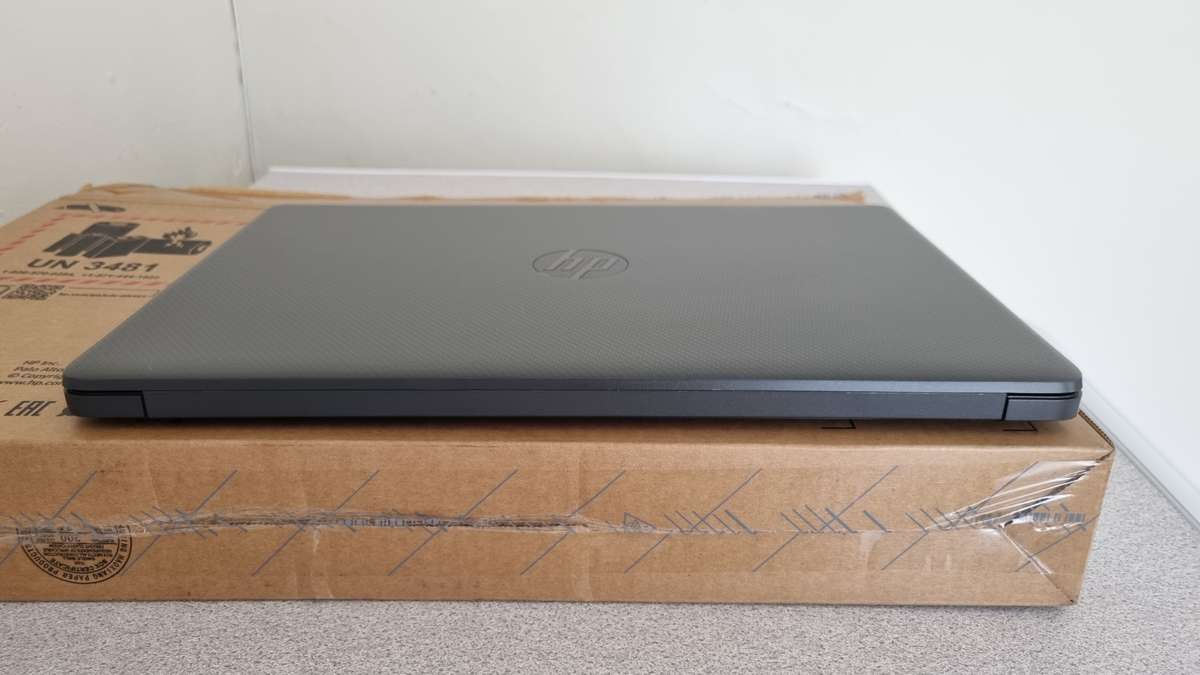 HP 15-DW0XXX - 8TH GEN CORE i5-8265U, 8GB RAM, 512GB NVME SSD, 15" HD DISPLAY, WINDOWS 11 HOME SL