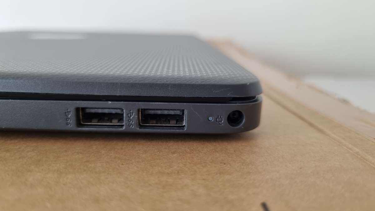 HP 15-DW0XXX - 8TH GEN CORE i5-8265U, 8GB RAM, 512GB NVME SSD, 15" HD DISPLAY, WINDOWS 11 HOME SL