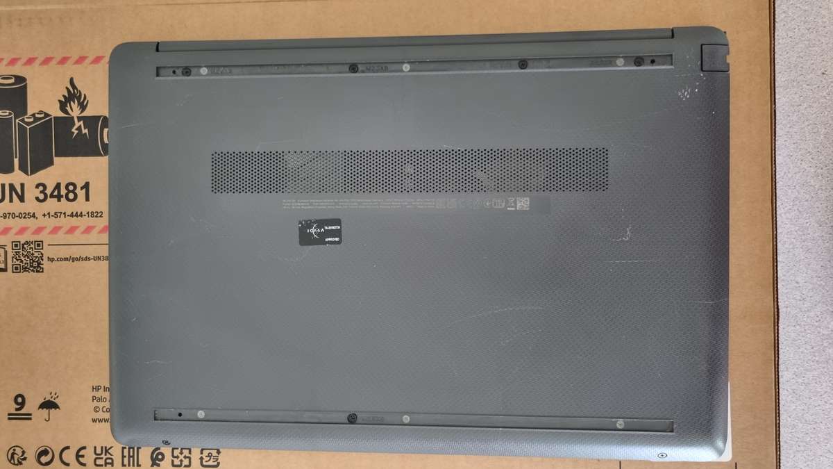 HP 15-DW0XXX - 8TH GEN CORE i5-8265U, 8GB RAM, 512GB NVME SSD, 15" HD DISPLAY, WINDOWS 11 HOME SL