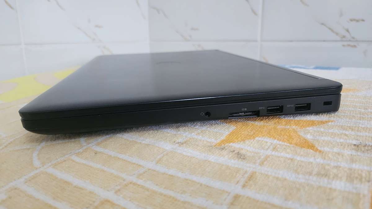 Dell Latitude E5570 15inch - Intel Core i5 - 8GB RAM - 256GB SSD - WINDOWS 11 PRO x64