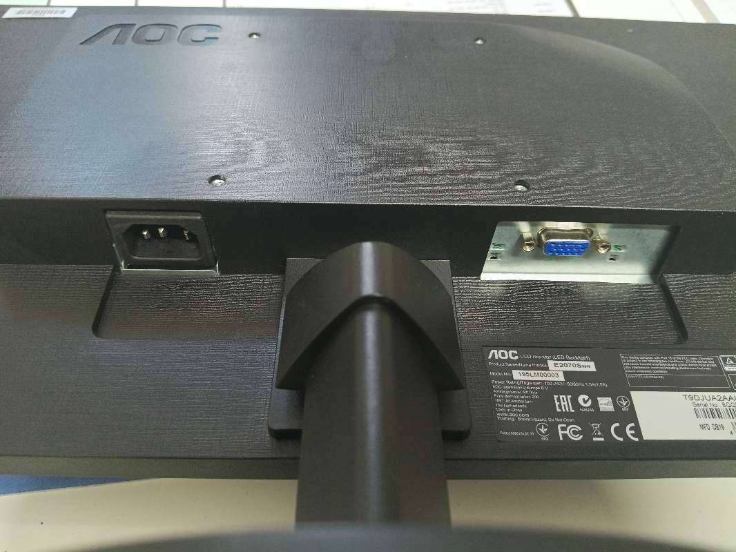 20 INCHES PROLINE  /AOC MONITOR E2070SWN