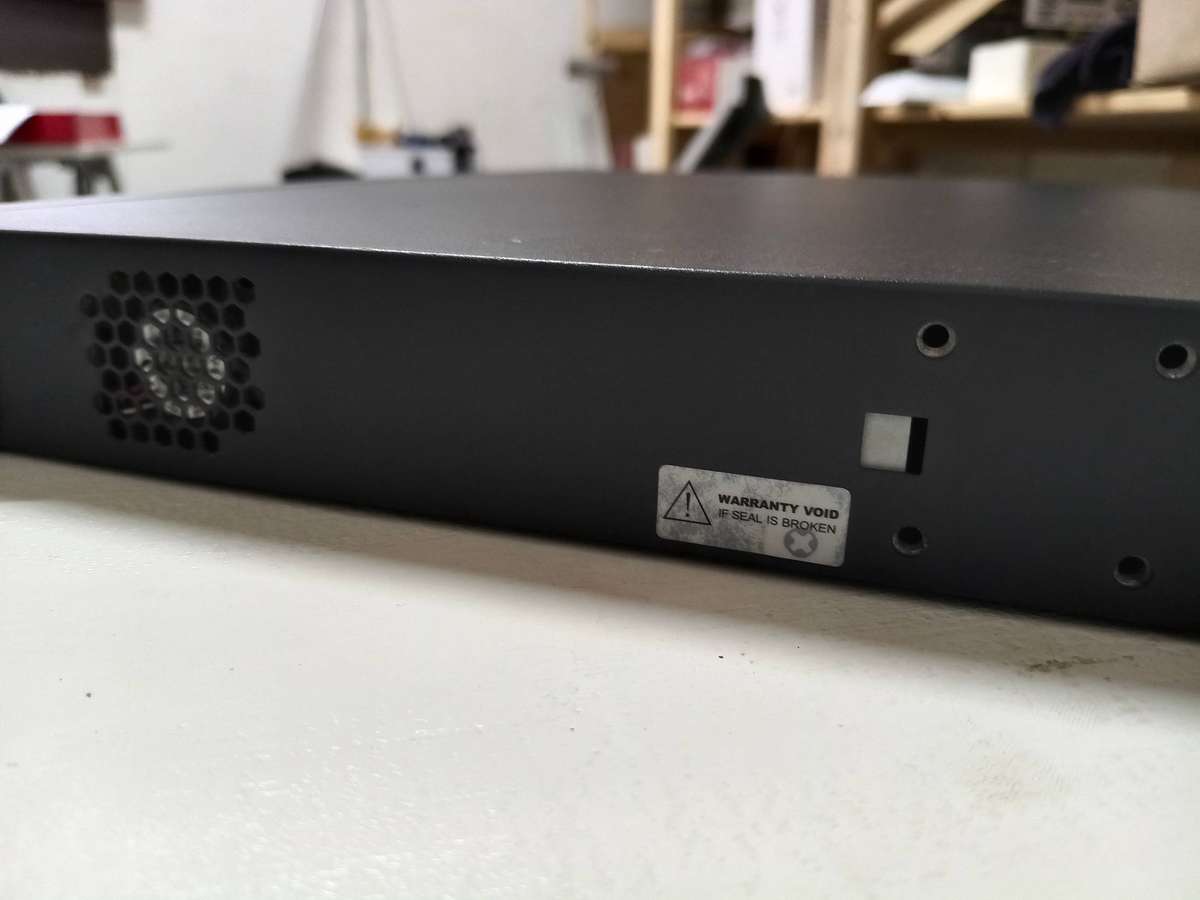 PE 1950-24G-2SFP+-2XGT-PoE+ - switch - 24 ports - managed - rack-mountable