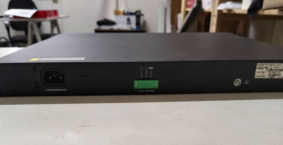 PE 1950-24G-2SFP+-2XGT-PoE+ - switch - 24 ports - managed - rack-mountable