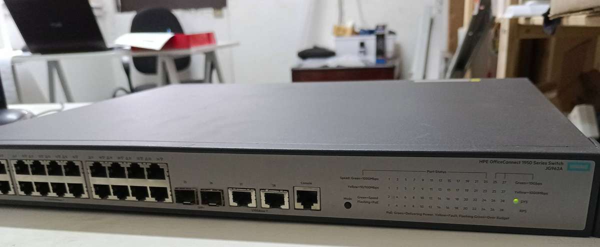 PE 1950-24G-2SFP+-2XGT-PoE+ - switch - 24 ports - managed - rack-mountable