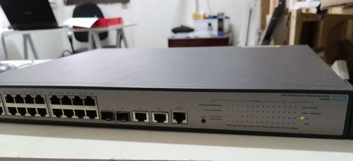 PE 1950-24G-2SFP+-2XGT-PoE+ - switch - 24 ports - managed - rack-mountable