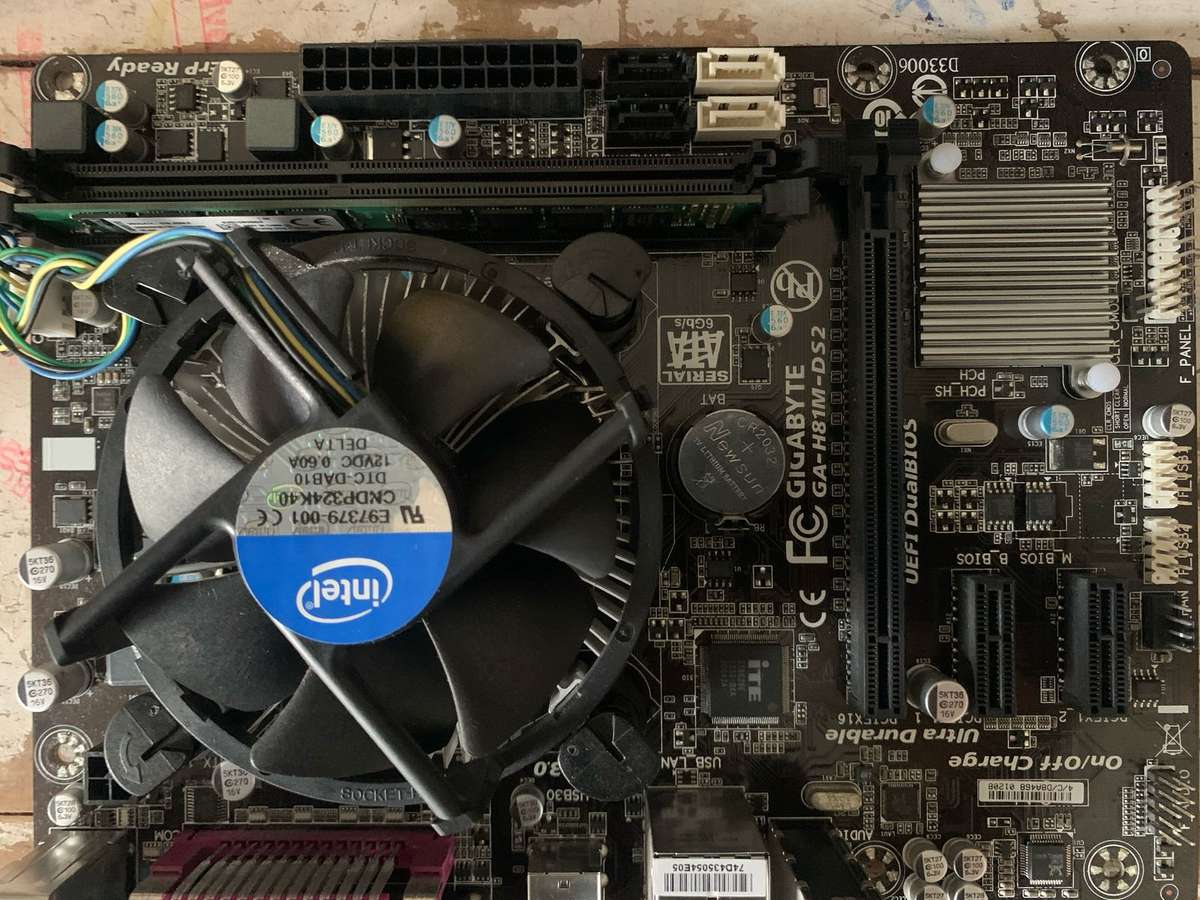 MOTHERBOARD COMBO, 4TH GEN , CPU AND 4GB RAM