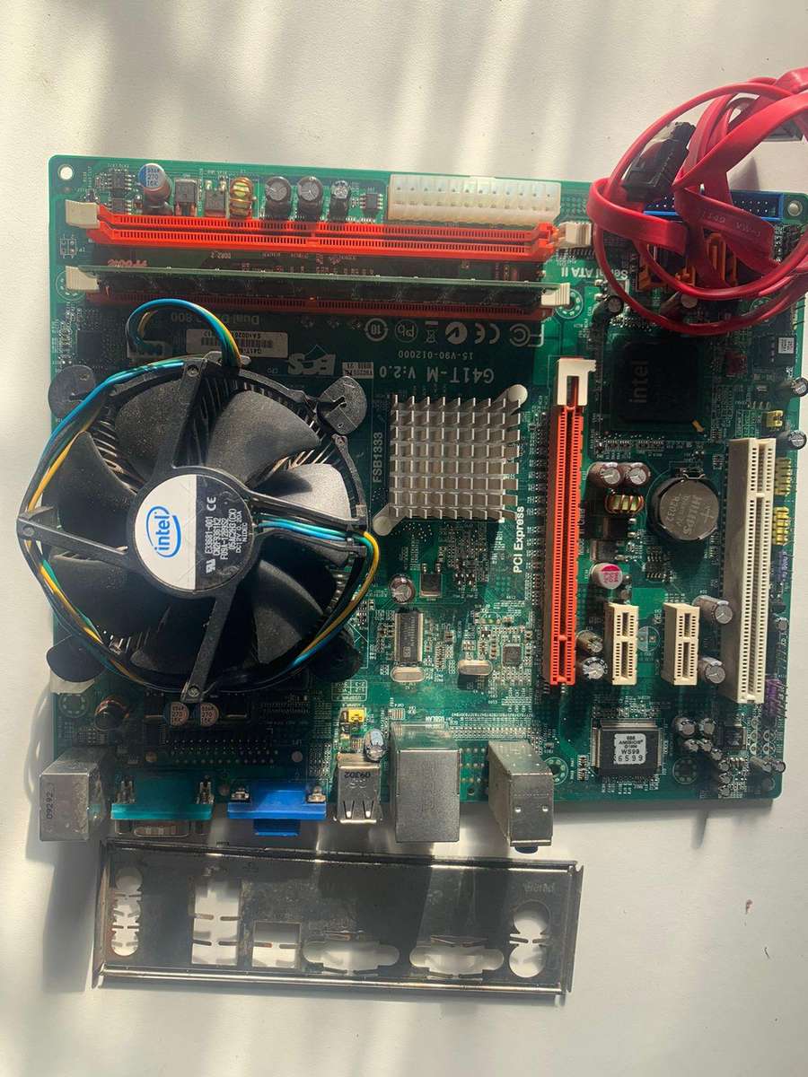 COMPUTER MOTHERBOARD