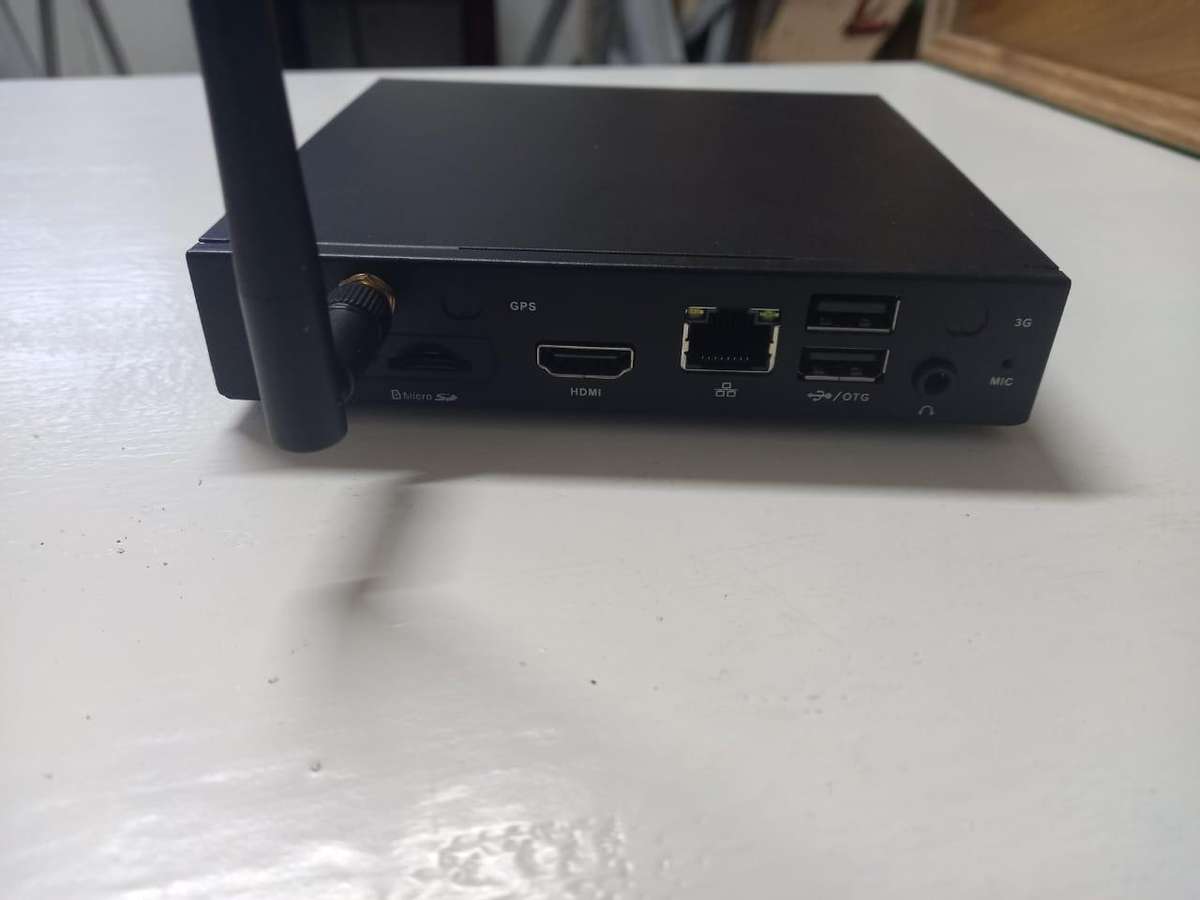 Giada Q30W  Mini Pc Like new !!!!