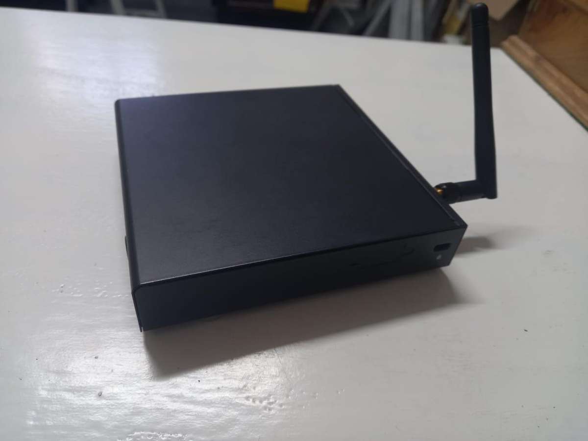Giada Q30W  Mini Pc Like new !!!!