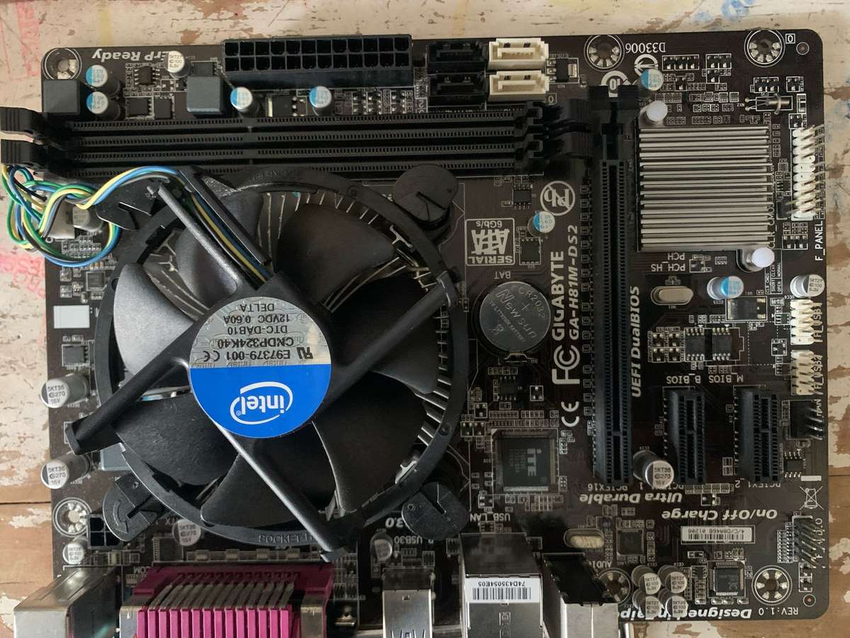 MOTHERBOARD COMBO, 4TH GEN , CPU AND 4GB RAM