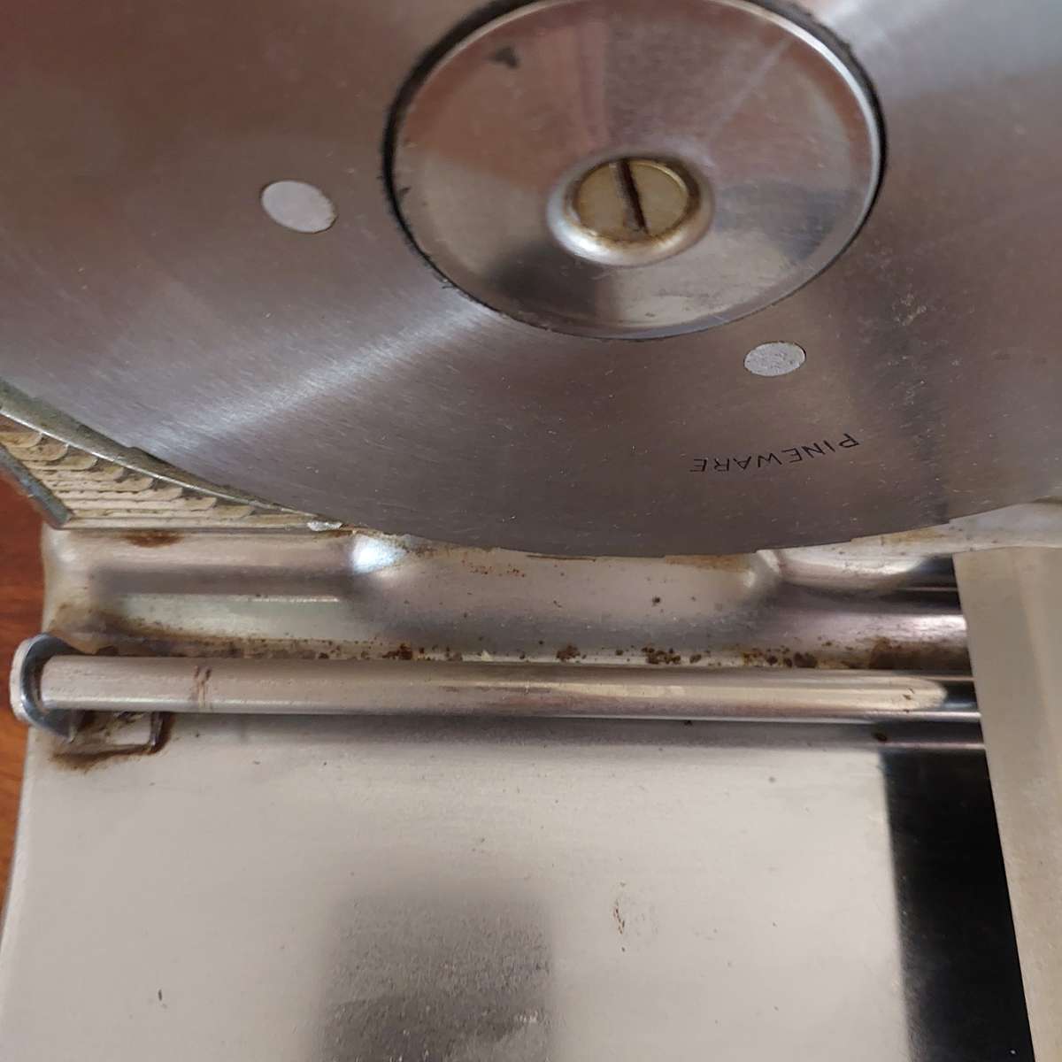 Pineware bread slicer