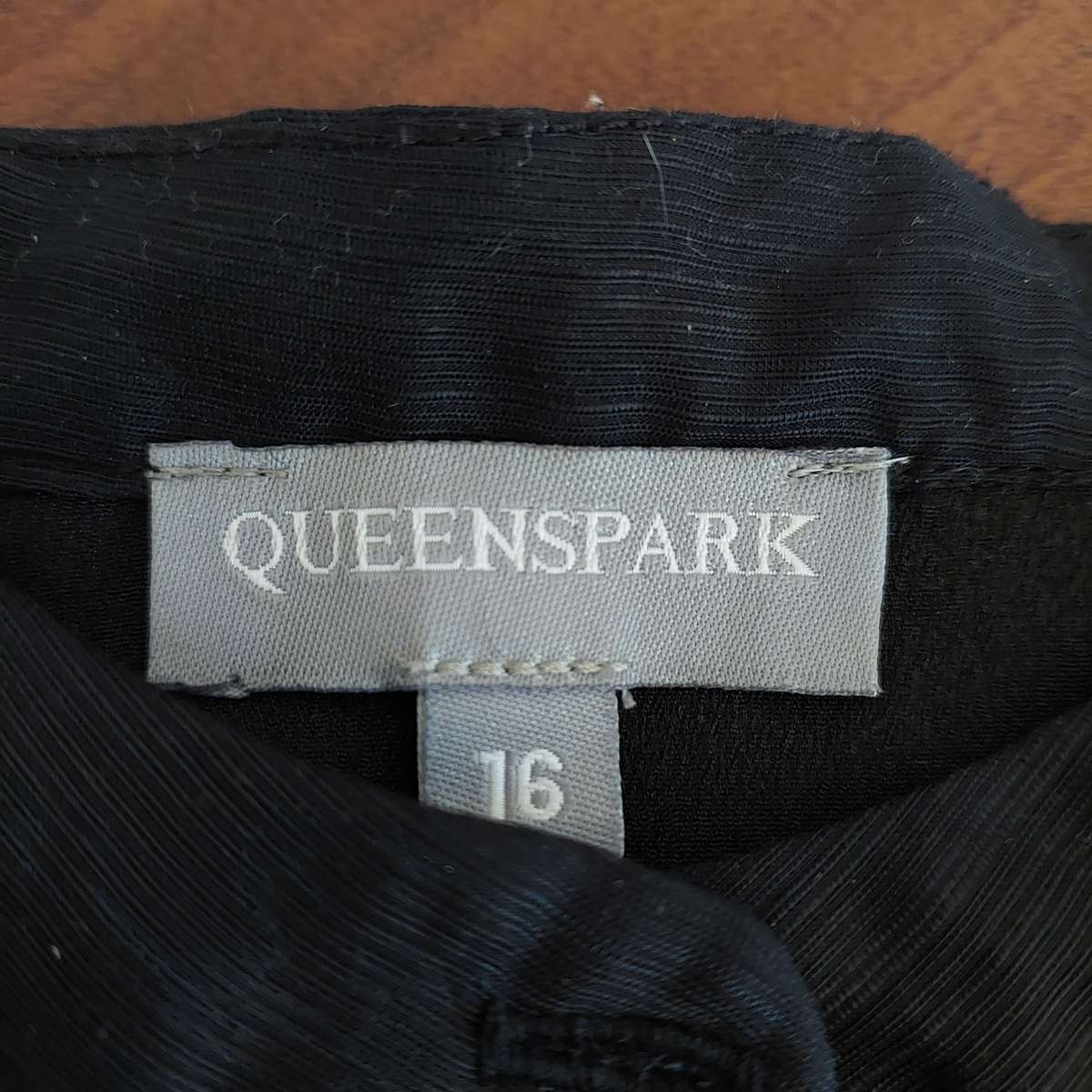 Queenspark shirt black with buttons short sleeve