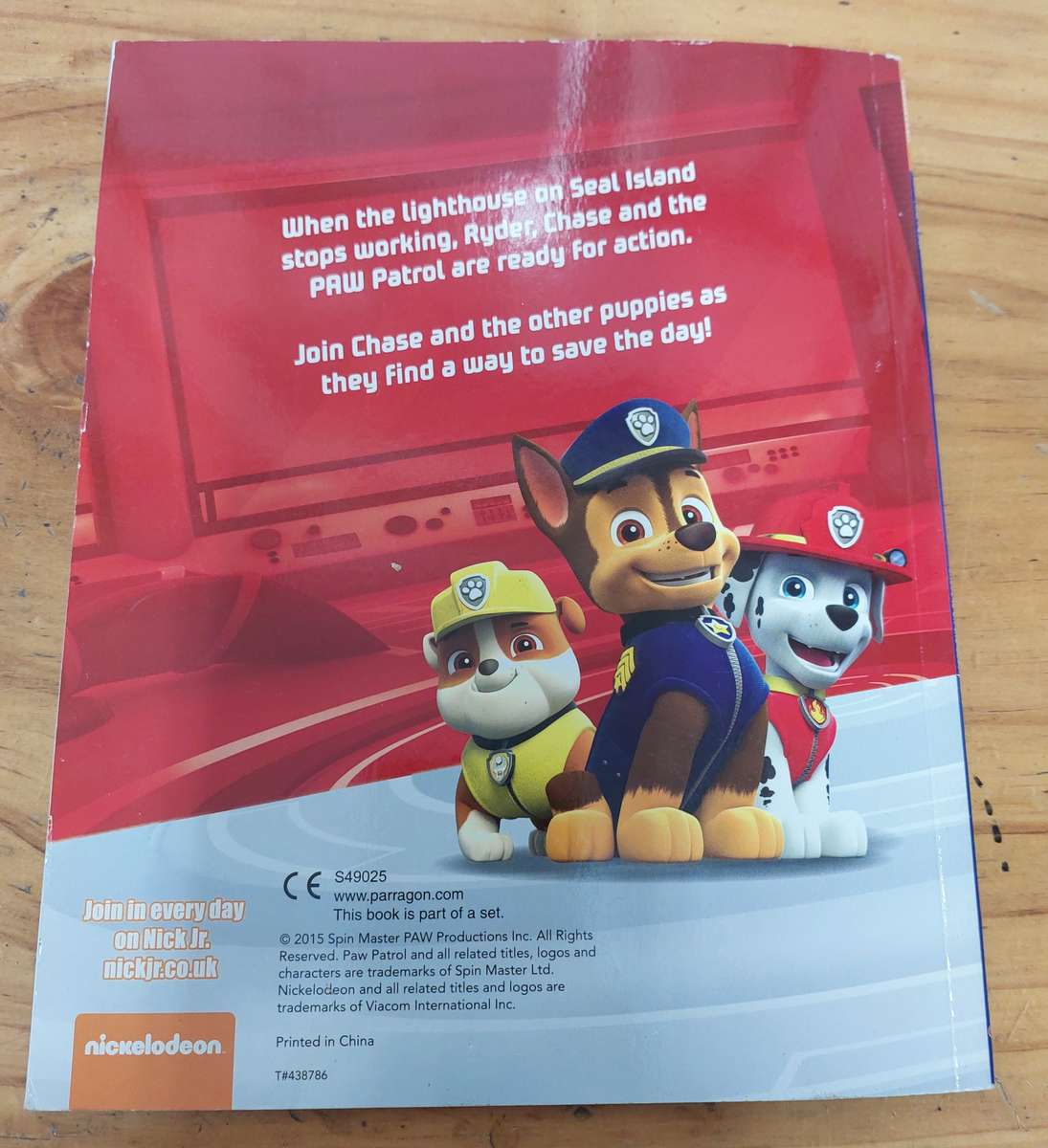 Paw patrol Chase is on the case book