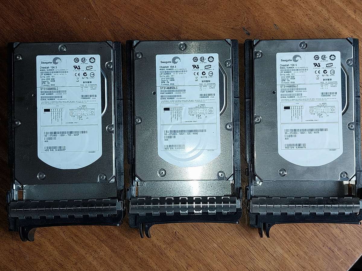 5 X SCSI SERVER HARD DRIVES (584 GB TOTAL)