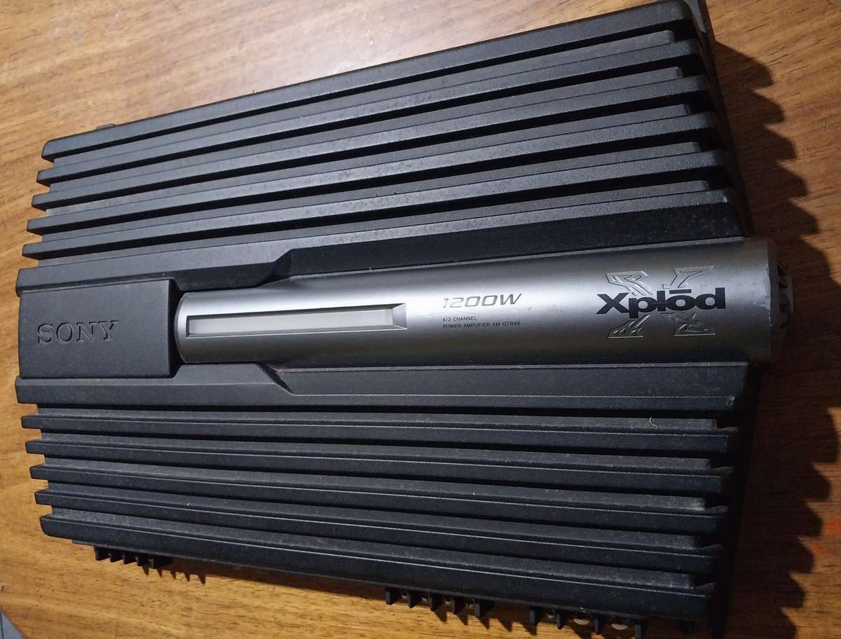 !! SONY XPLOD 1200W, 4 CHANNEL AMPLIFIER !!