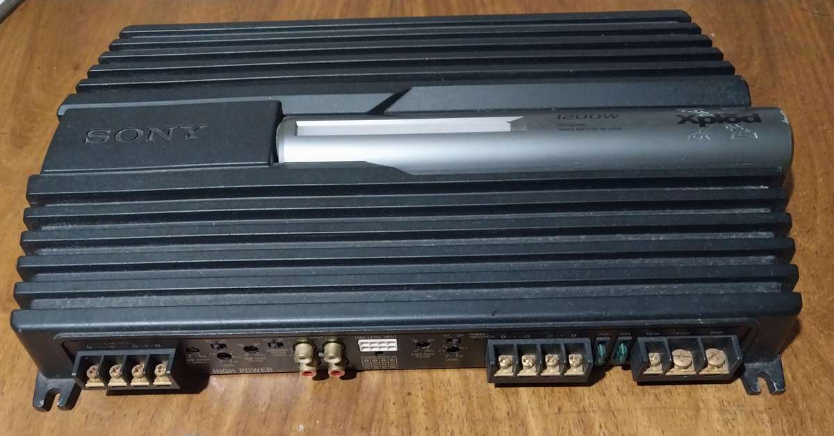 !! SONY XPLOD 1200W, 4 CHANNEL AMPLIFIER !!