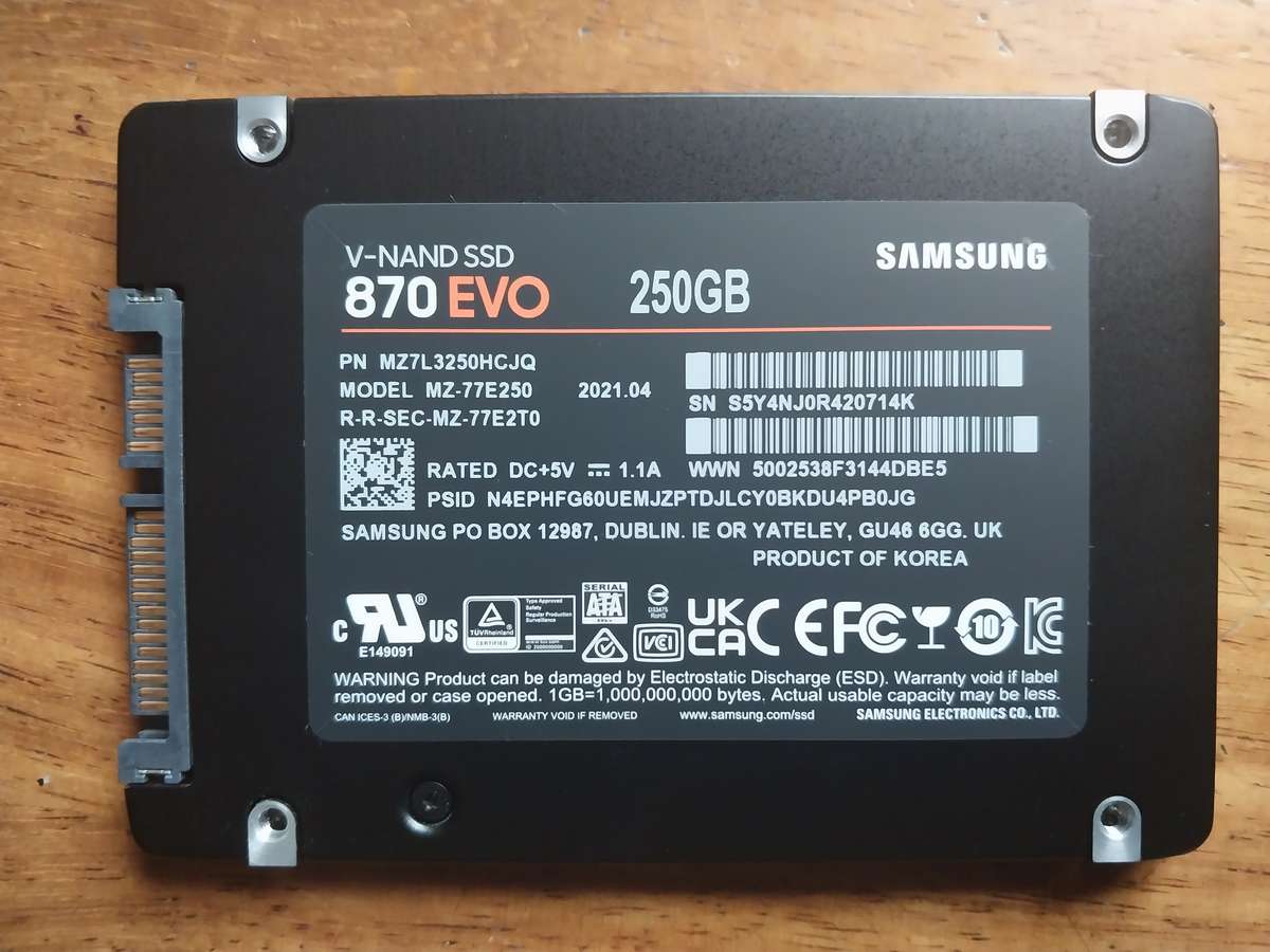 !! SAMSUNG EVO 250 GB SSD !!