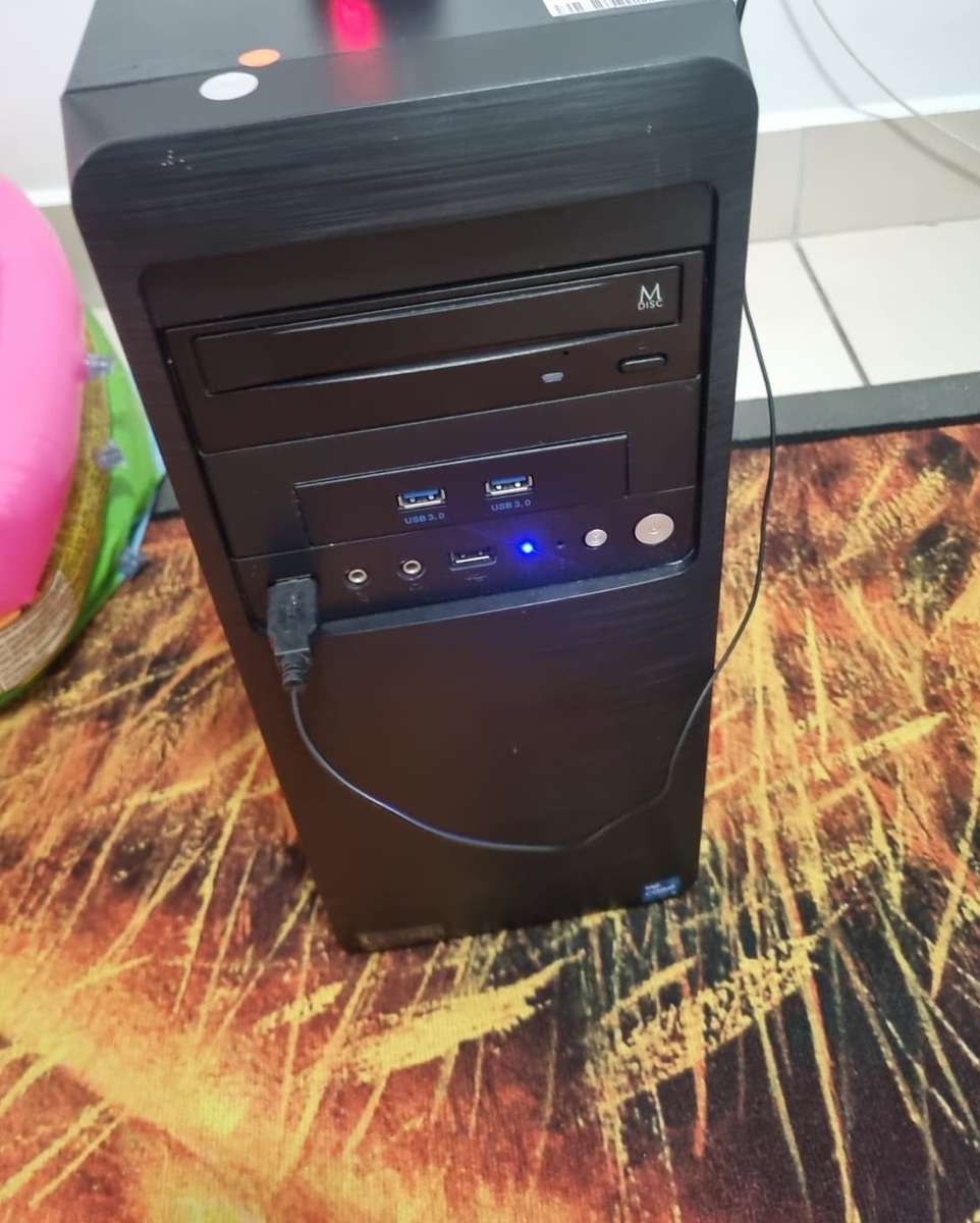 INTEL Core i5 11-GEN 4.4 GHz Gaming Desktop