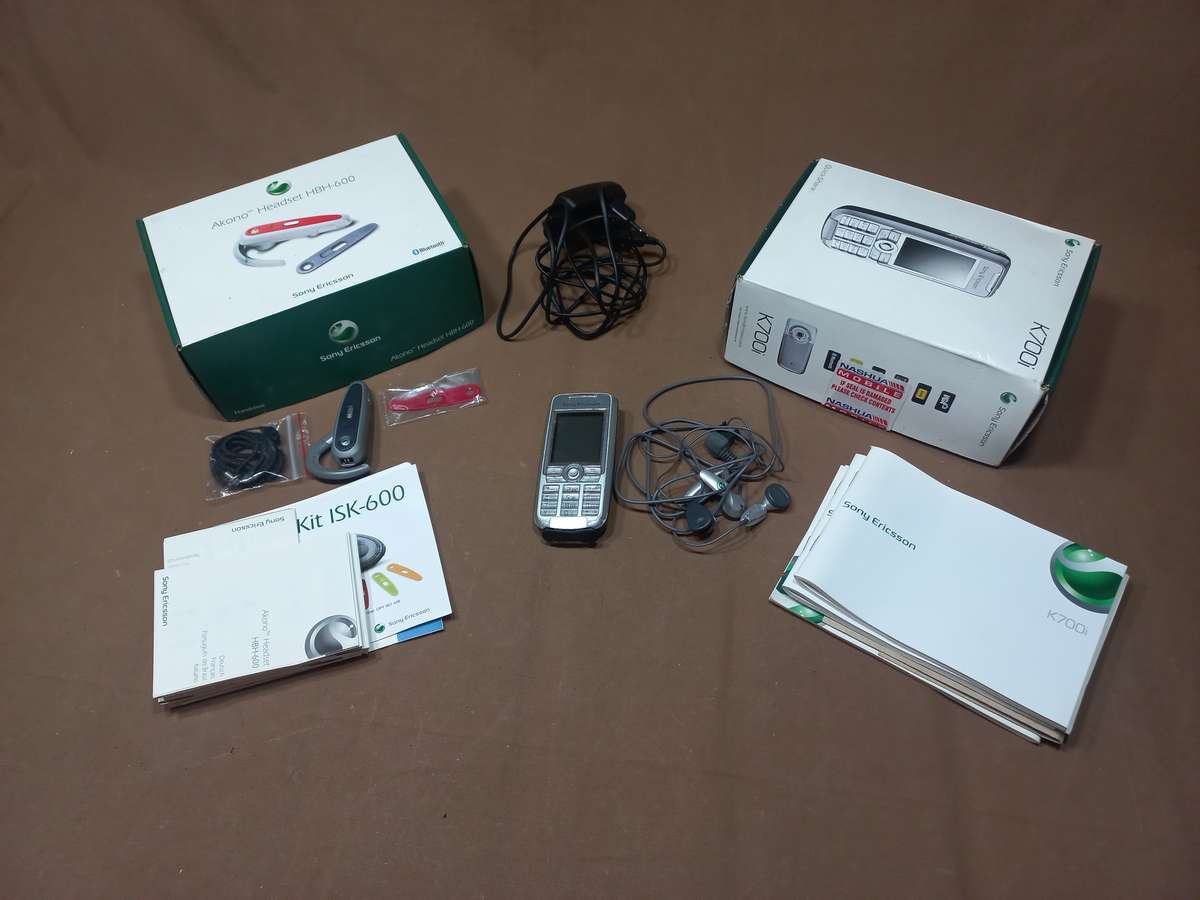 Sony Ericsson K700 cellphone and bluetooth headset