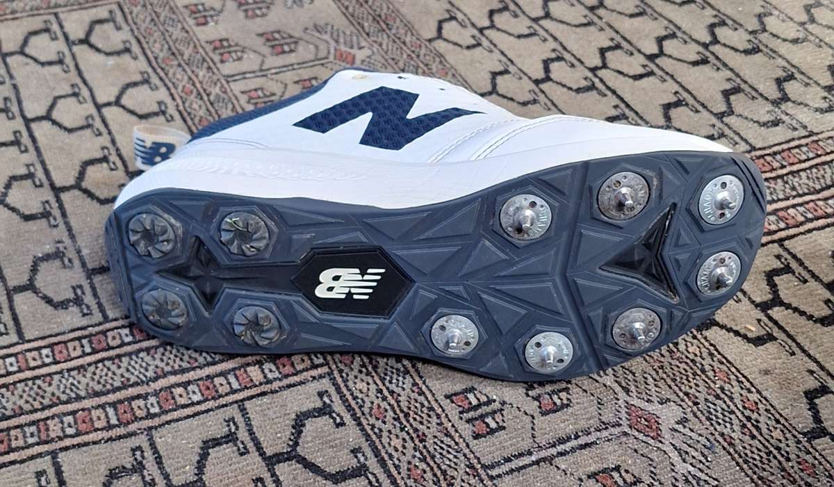 REDUCED New Balance CK4030N5 Cricket Bowlers spikes