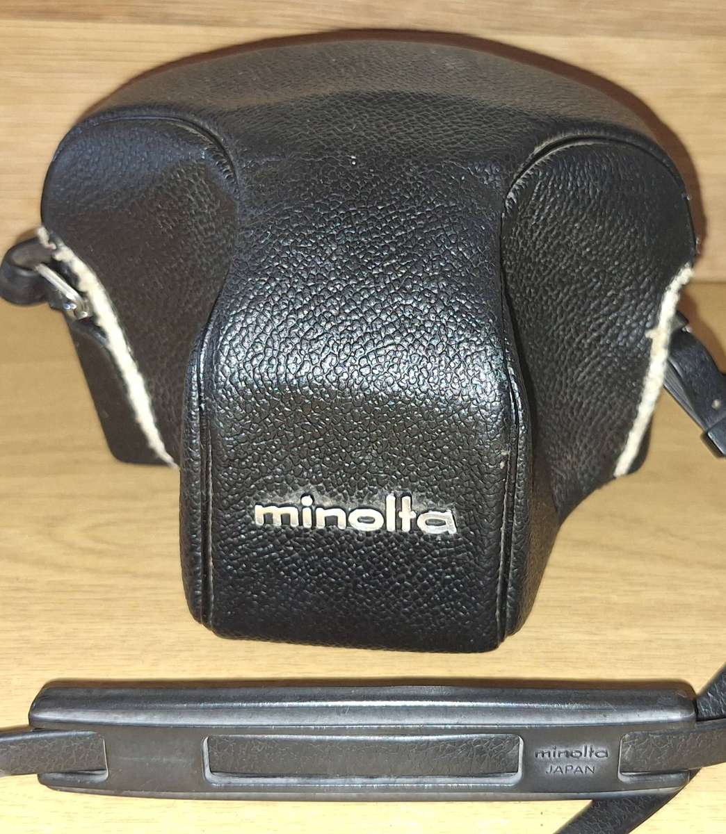 REDUCED.  Vintage Minolta SRT 100 B Camera