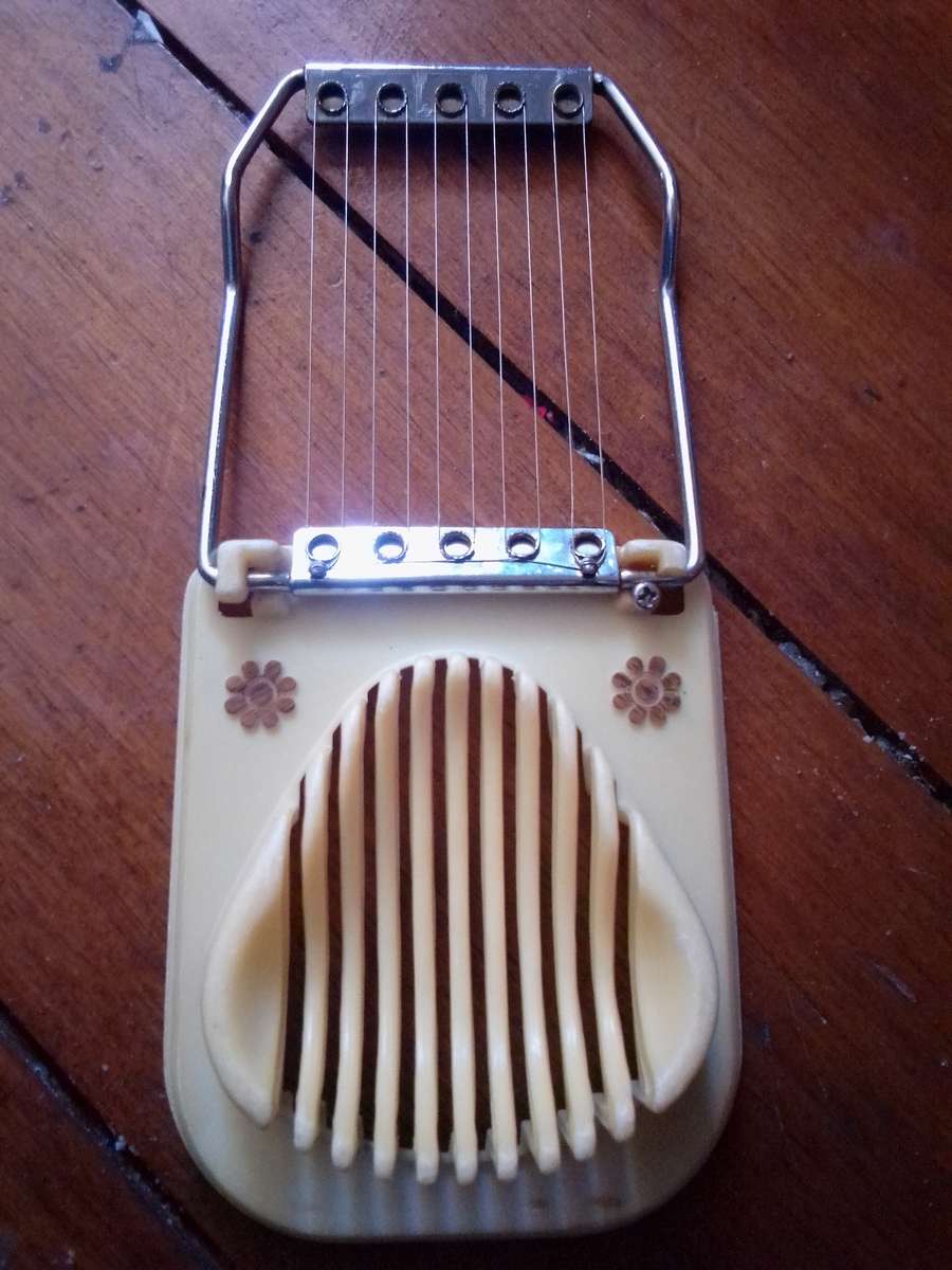 Retro Egg Slicer