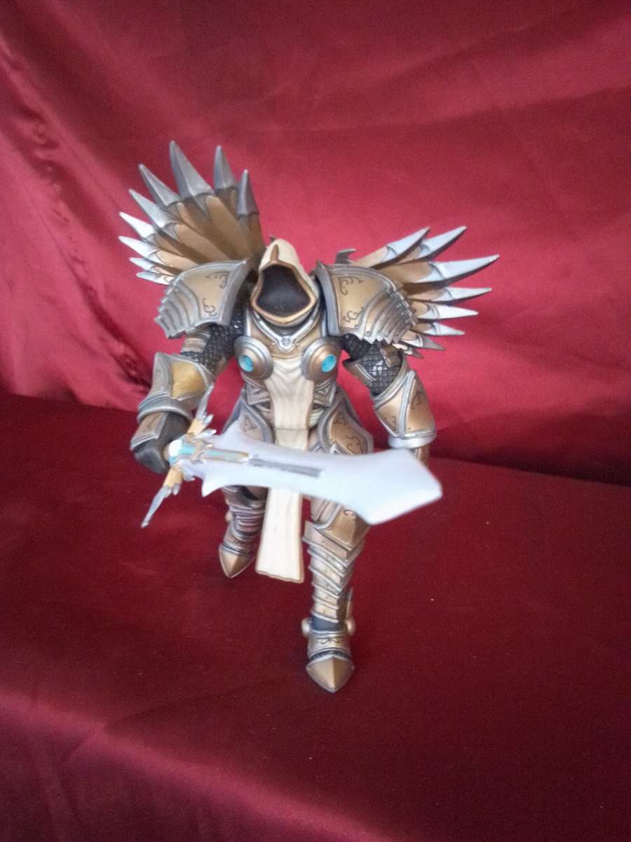 NECA 'Tyrael' Heroes of the Storm figurine