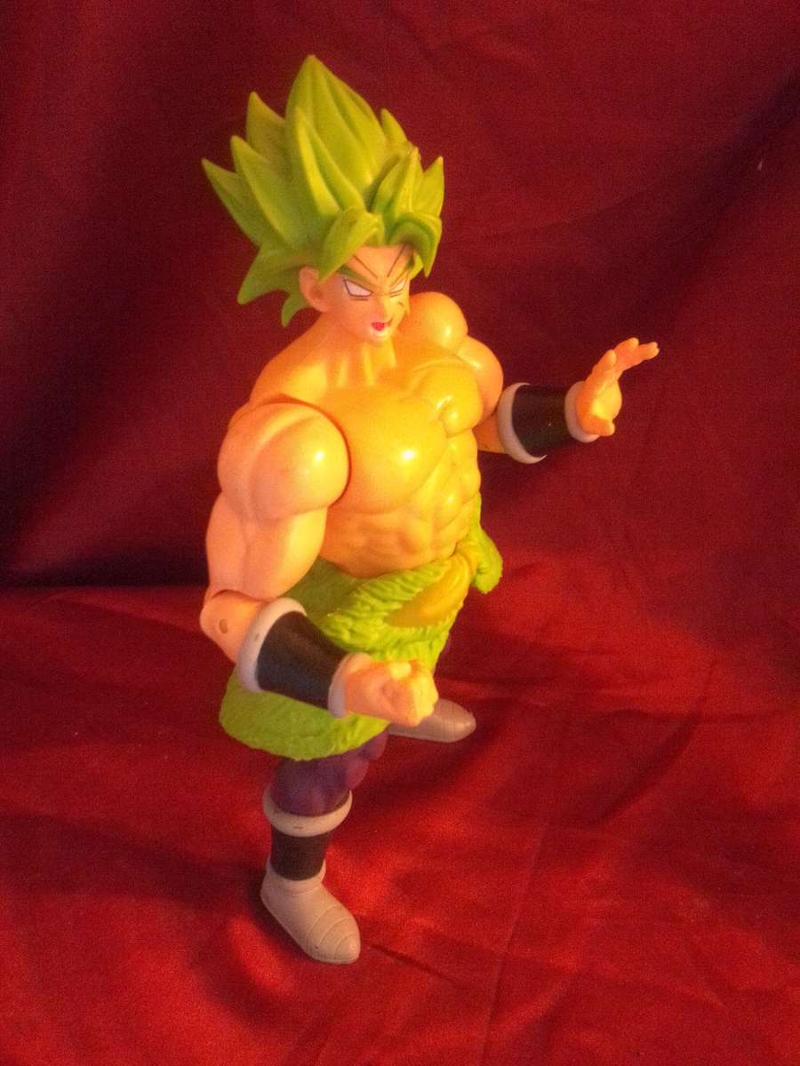 Large Dragon Ball Z 'Broly' Figurine (Articulated with sound and light)