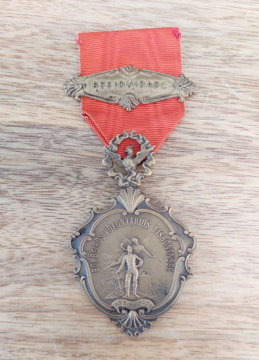 - Lisbon Portugal Volunteer Firefighter Medal with Assiduidade Clasp -