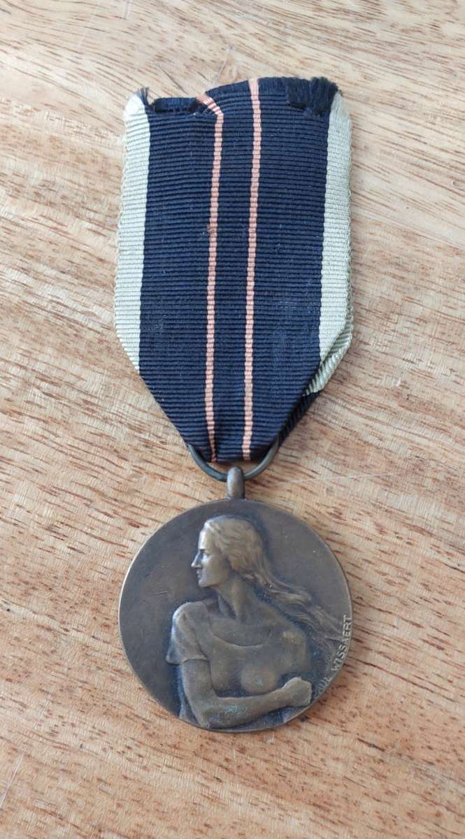 - Belgium Medal of the Resistance 1940-1945 / De Gewapende Weerstandsmedaille -
