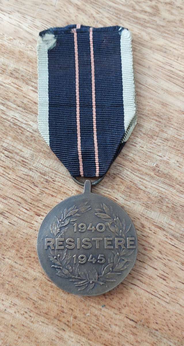 - Belgium Medal of the Resistance 1940-1945 / De Gewapende Weerstandsmedaille -