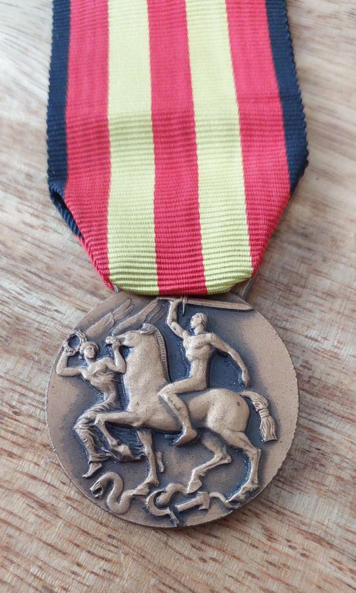 - Spanish Civil War Participants Medal of the Spanish Campaign -