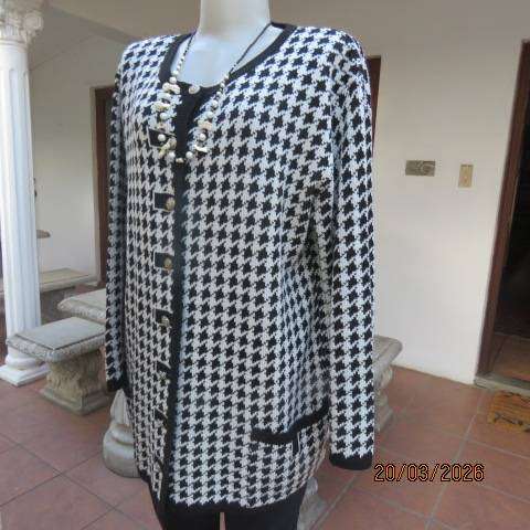 FOSHINI black and white houndstooth acrylic knit long sleeve cardigan size 42-44