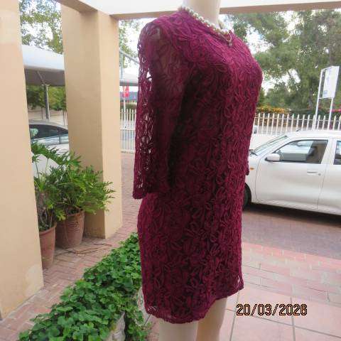 Audacity ruby red polyester lace knee-length slip-over dress size 34