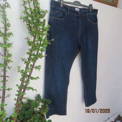 JACOB blue denim stretch cotton jeans with back-front pockets. Size 40