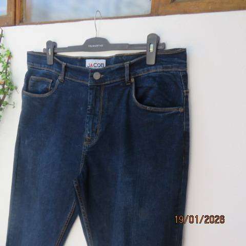 JACOB blue denim stretch cotton jeans with back-front pockets. Size 40
