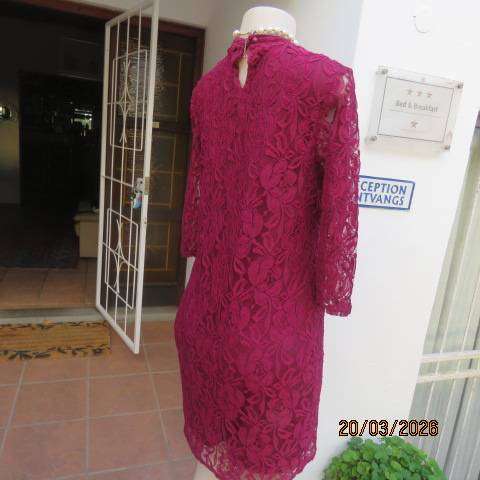 Audacity ruby red polyester lace knee-length slip-over dress size 34