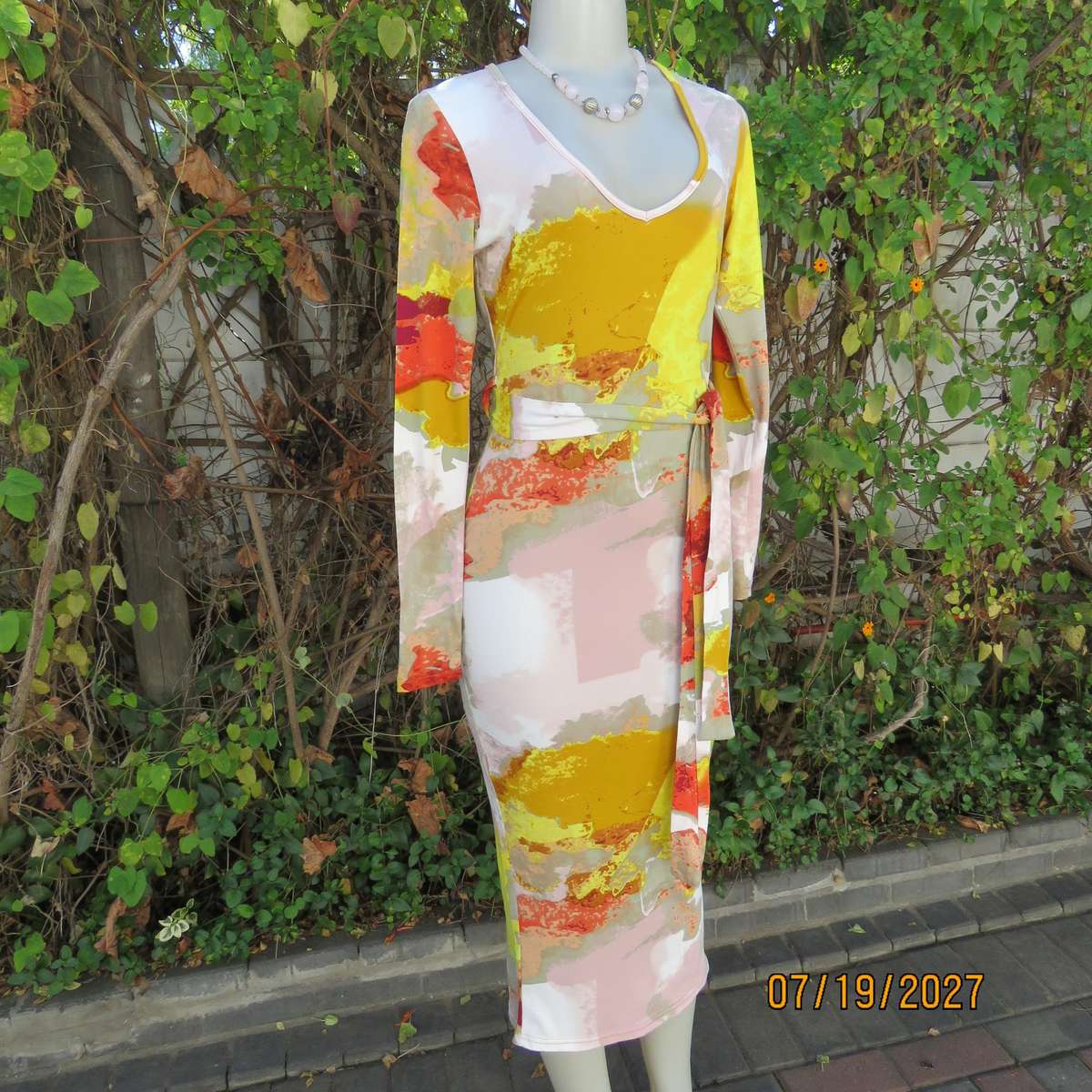 JUDY'S PRIDE soft stretch viscose long sleeve bodycon dress in unique colour print. Size 34.