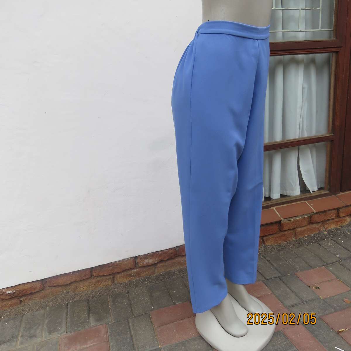 Skyblue owner made polyester ankle pants size 40. Flat front. Elasticated back. As new