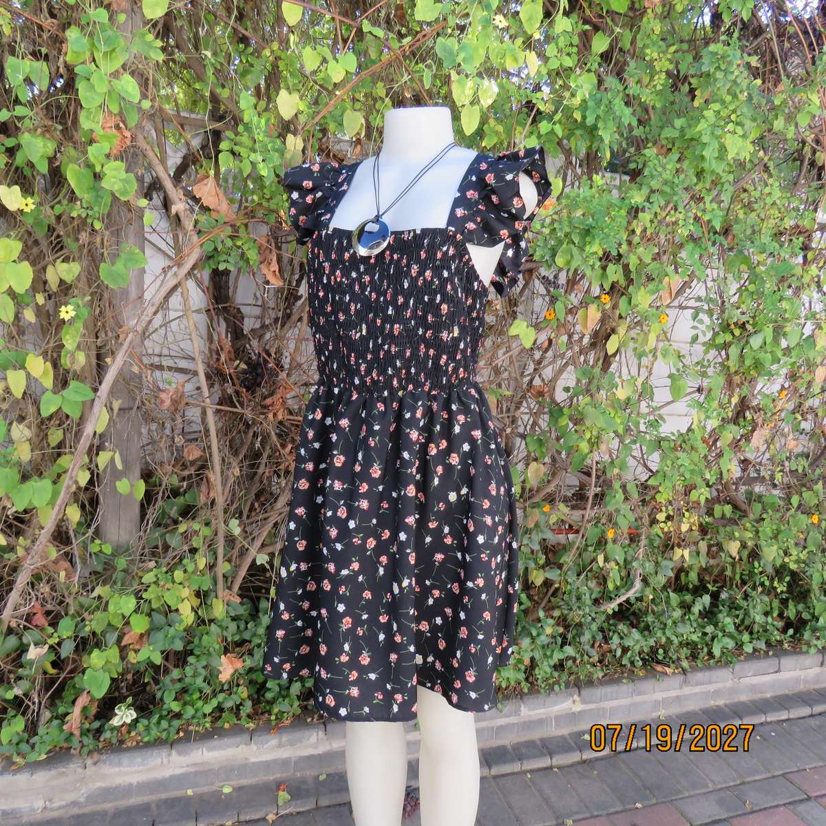 SHEIN cool black polyester dress with tiny flower print. Elasticated bodice. Size 42