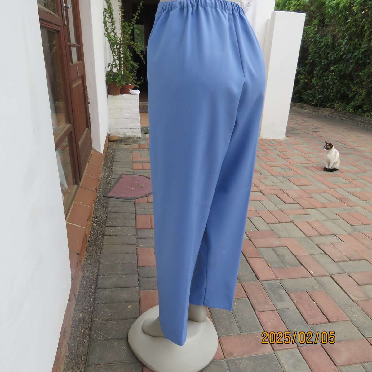 Skyblue owner made polyester ankle pants size 40. Flat front. Elasticated back. As new