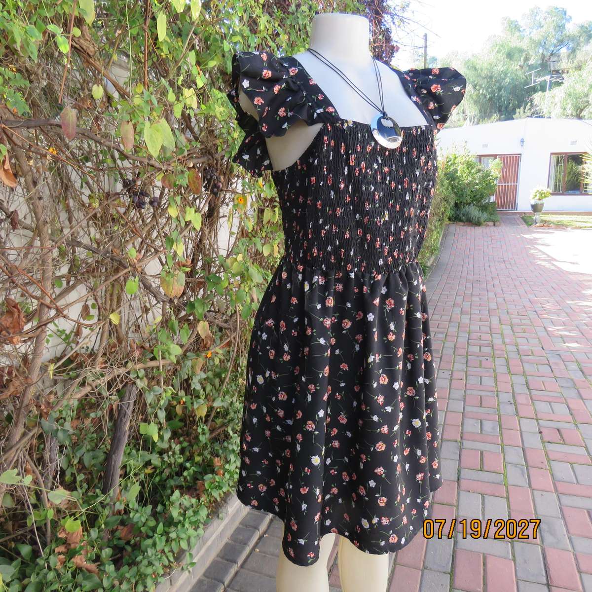 SHEIN cool black polyester dress with tiny flower print. Elasticated bodice. Size 42